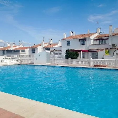 Estudio-monoambiente 2 Personas En Con Piscina Estepona
